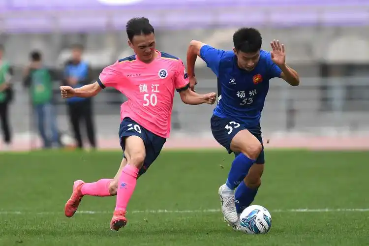 欧冠对决：巴黎圣日耳曼 VS 尤文图斯